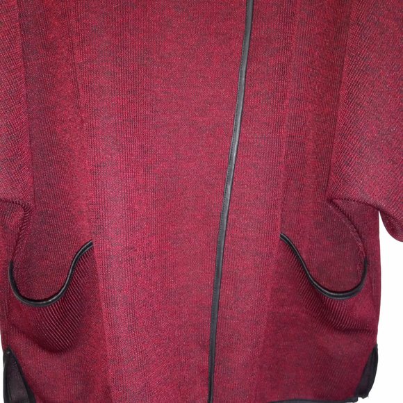 GIRASOLE - Cape, one size but easily fits large to 1X, wine with black trim. - Picture 3 of 8